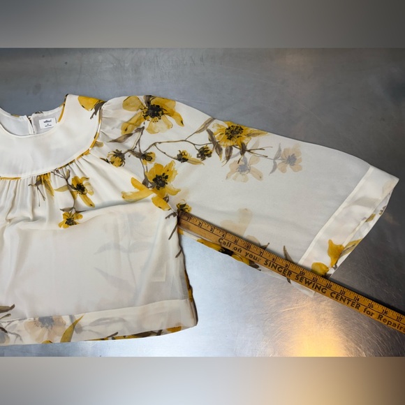 Aritzia Floral cropped sheer blouse - Picture 5 of 10